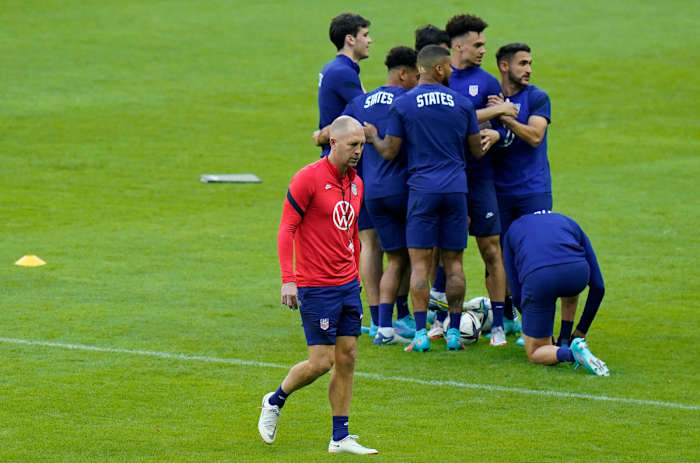 Gregg Berhalter and the USMNT train at Estadio Azteca